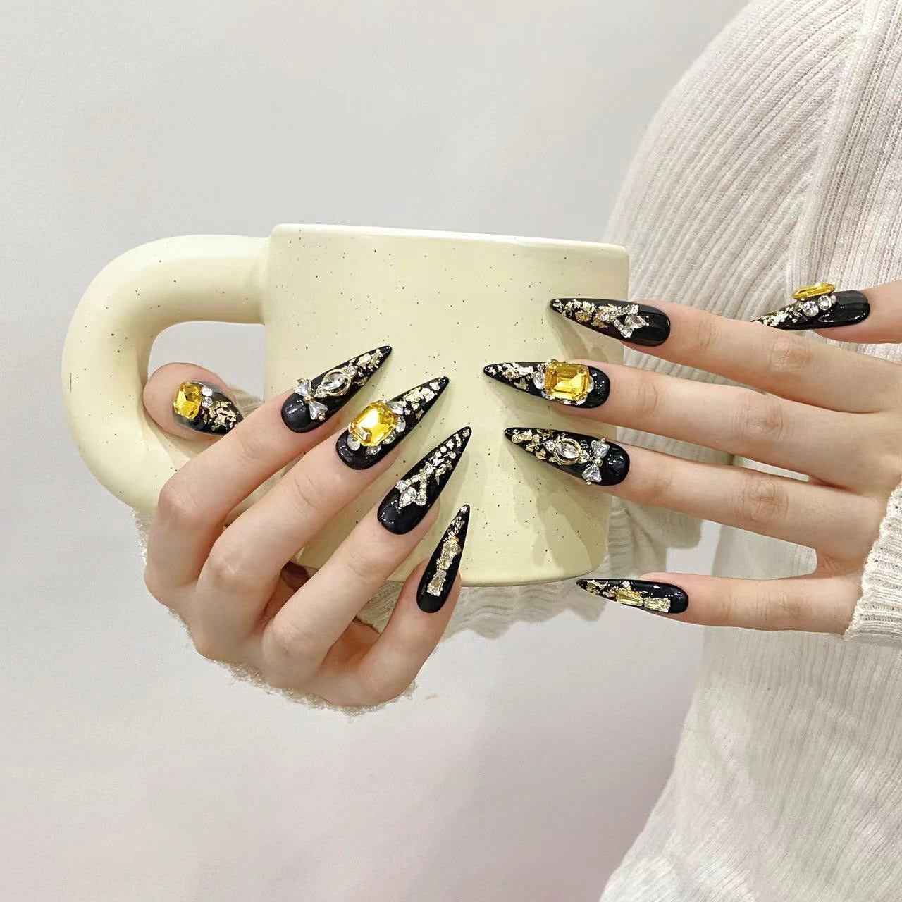 The Most Popular Black Nails Gothic Designs Right Now