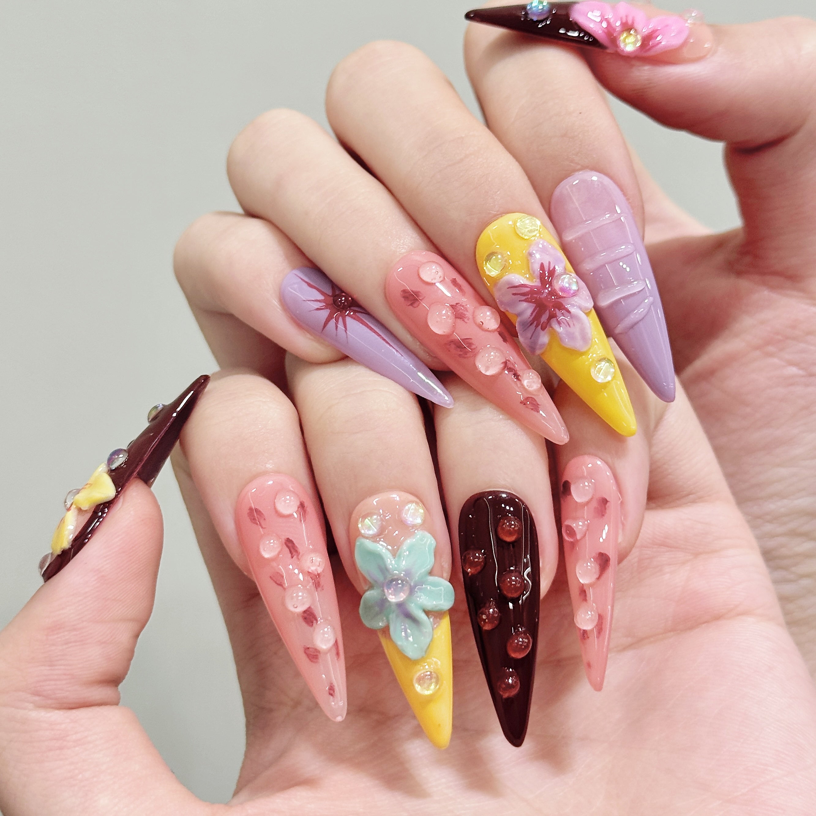 How long false nails last