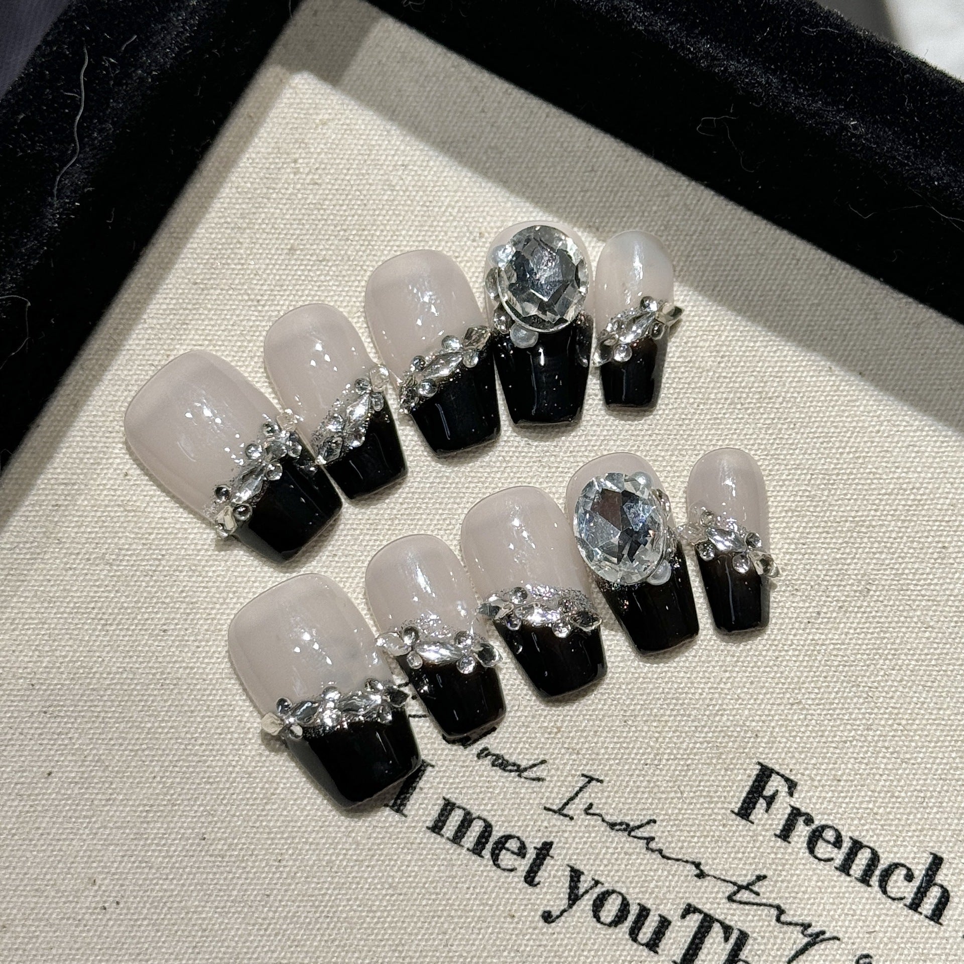 Black - white Glamorous Evening Wearable Press - on Nails