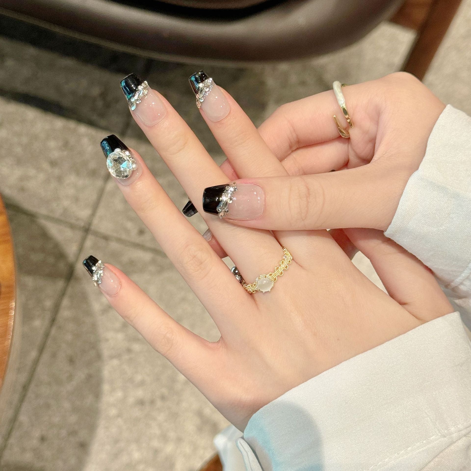 Black - white Glamorous Evening Wearable Press - on Nails
