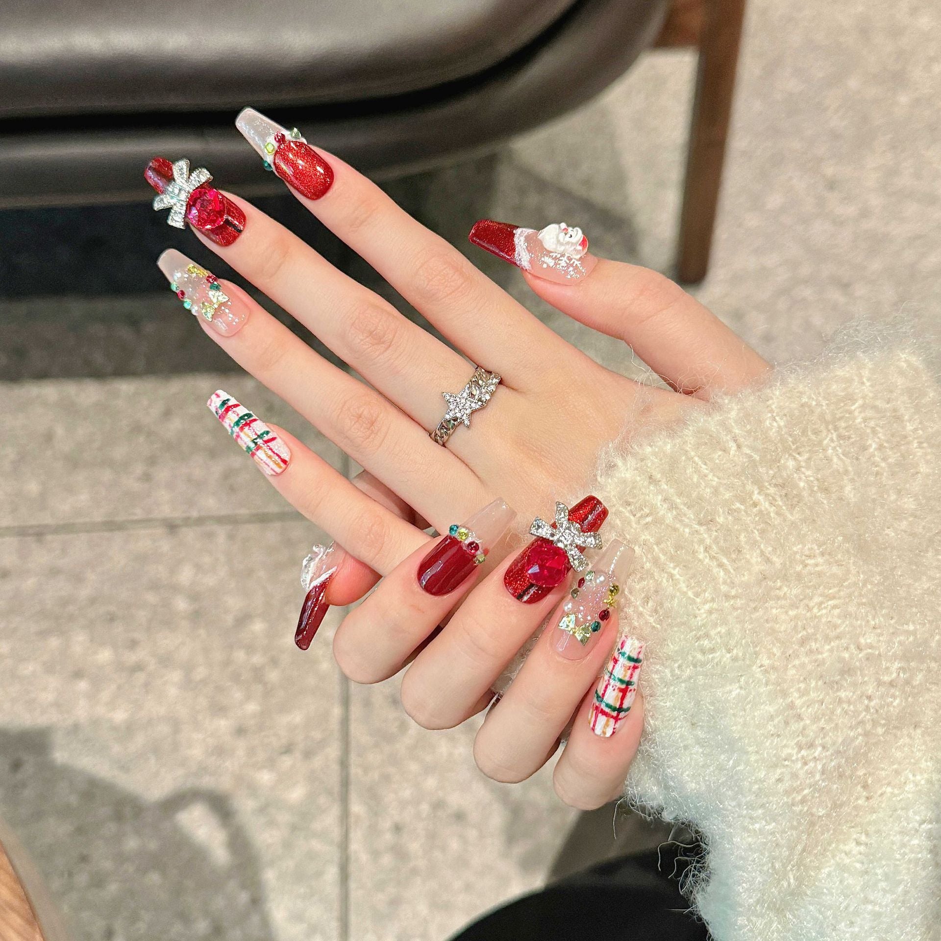 Red & Beige Christmas Fashionable Wearable Nail Art for Holiday Celebrations