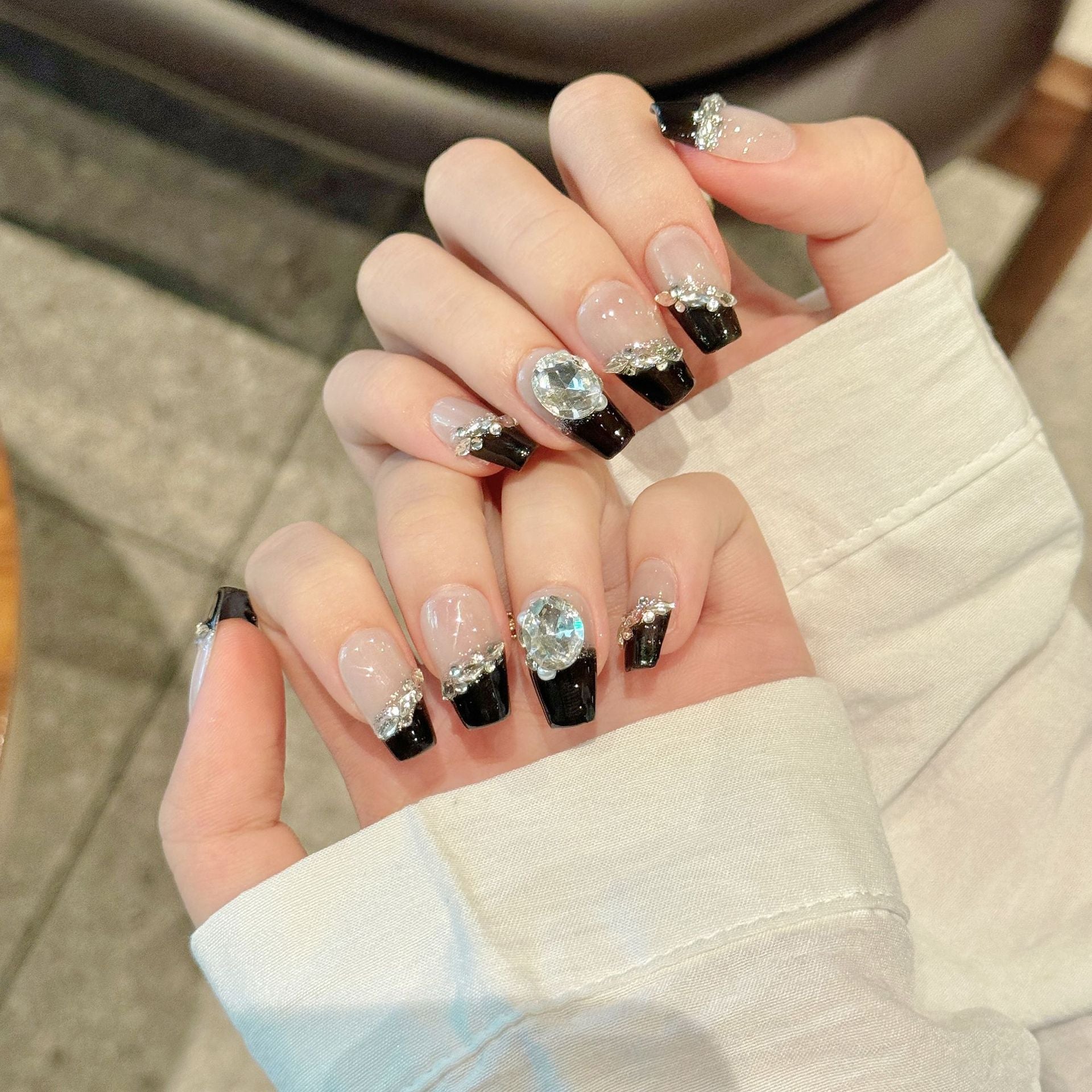Black - white Glamorous Evening Wearable Press - on Nails