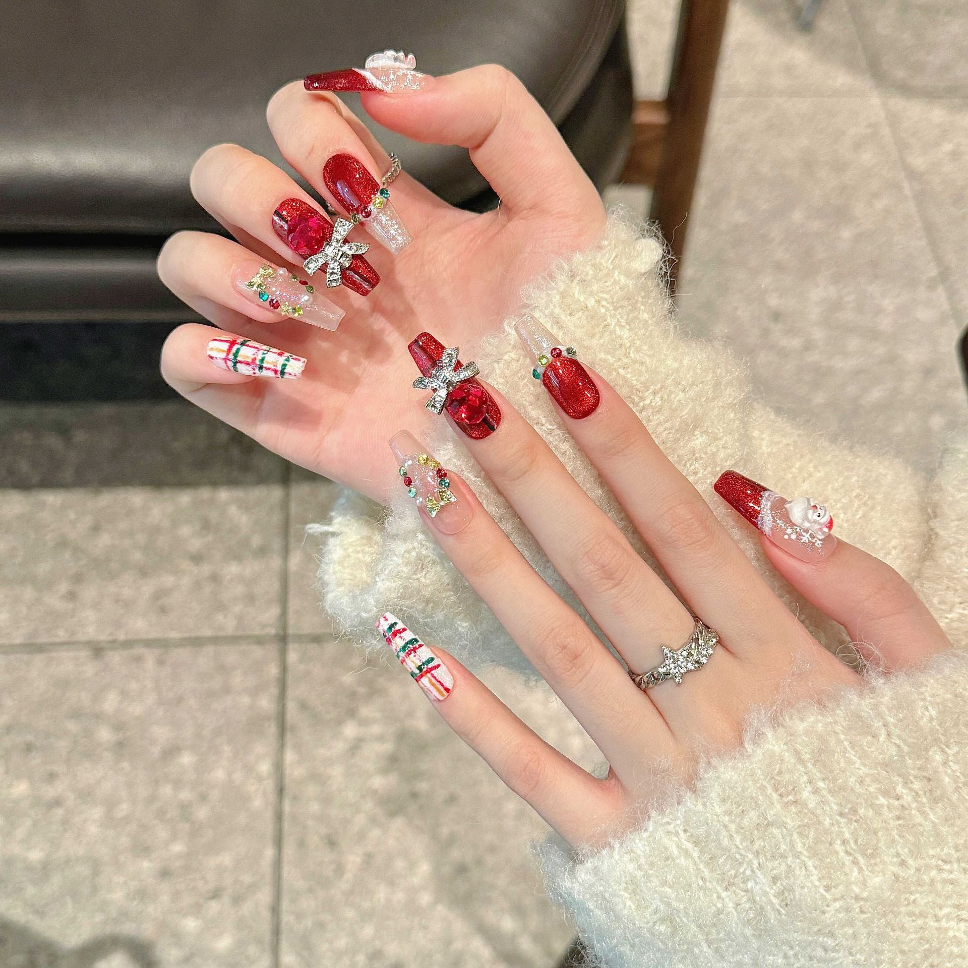Red & Beige Christmas Fashionable Wearable Nail Art for Holiday Celebrations