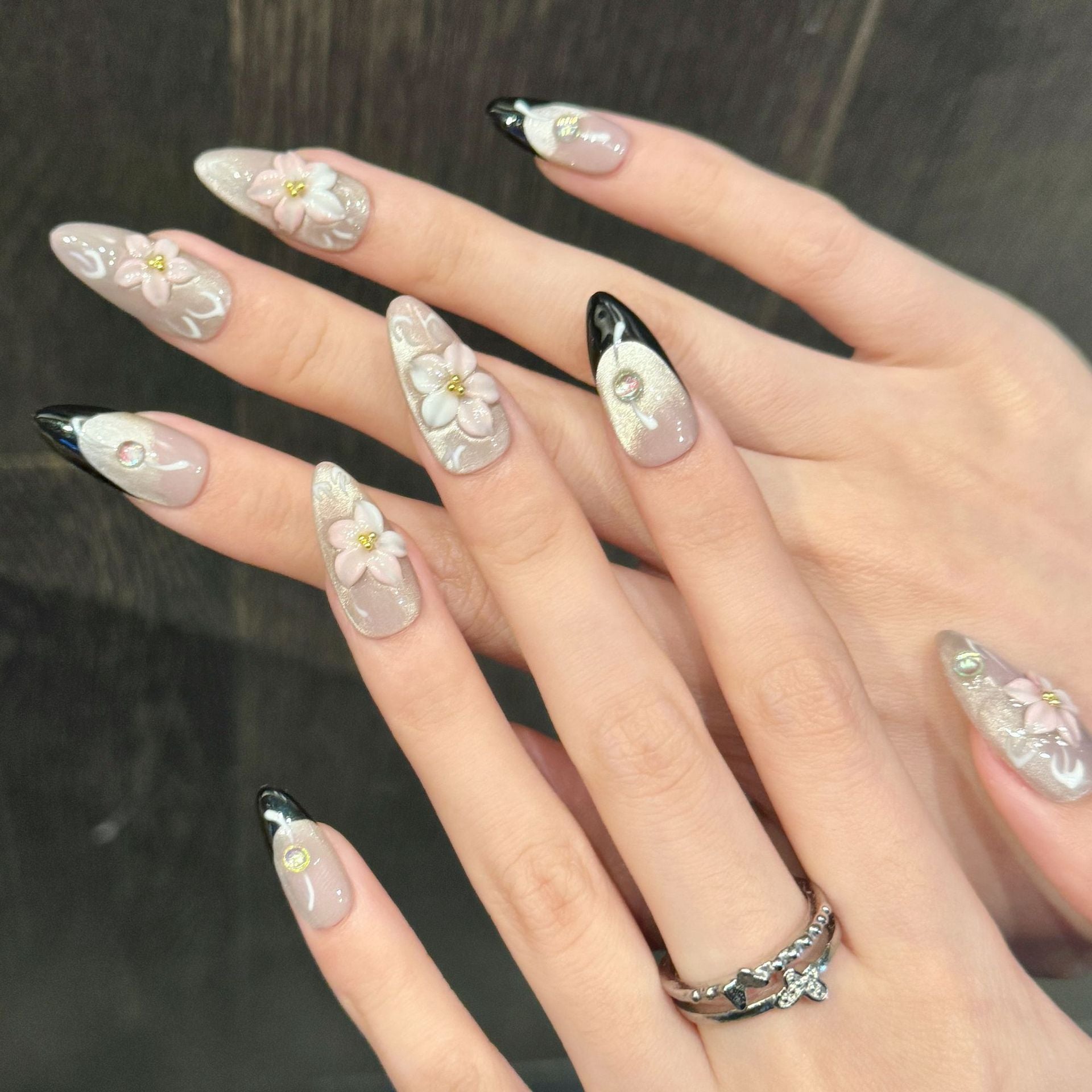 Pink and Black Color System, Sweet and Cute Style, Suitable for Daily and Party, Wearable Nails.