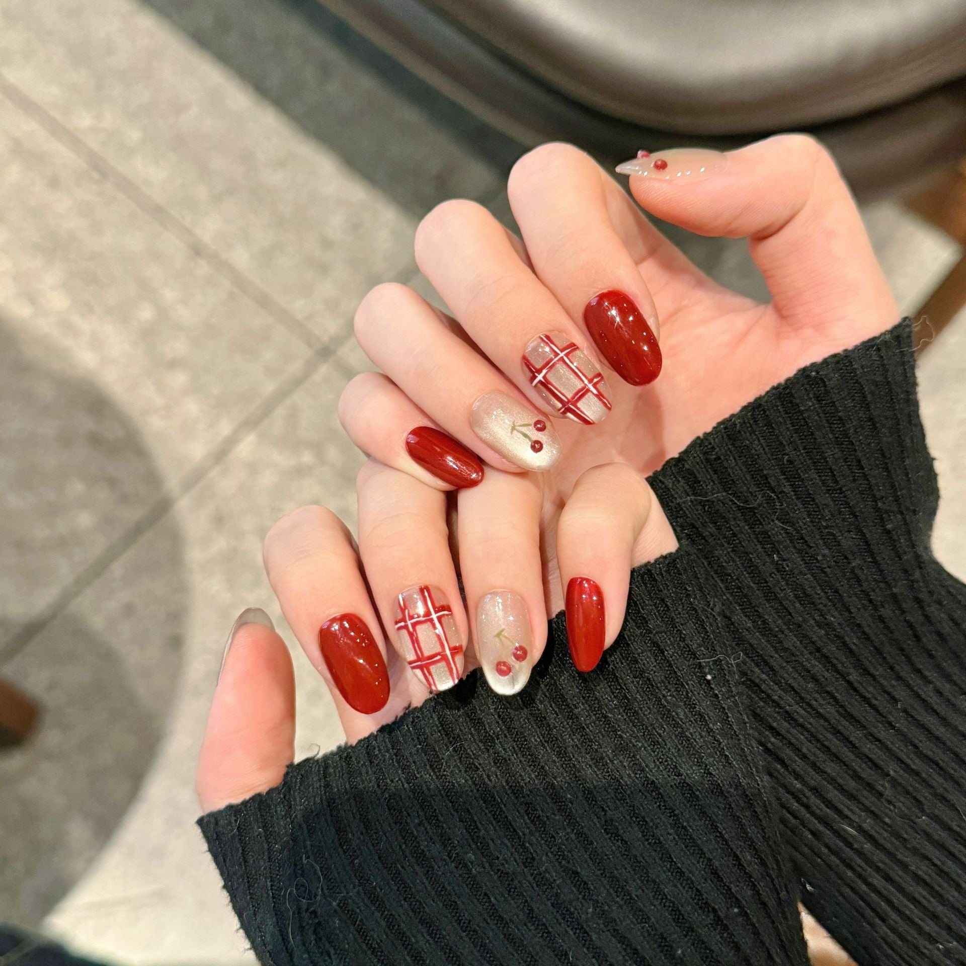Red and White Sweet Daily Wearable Nail