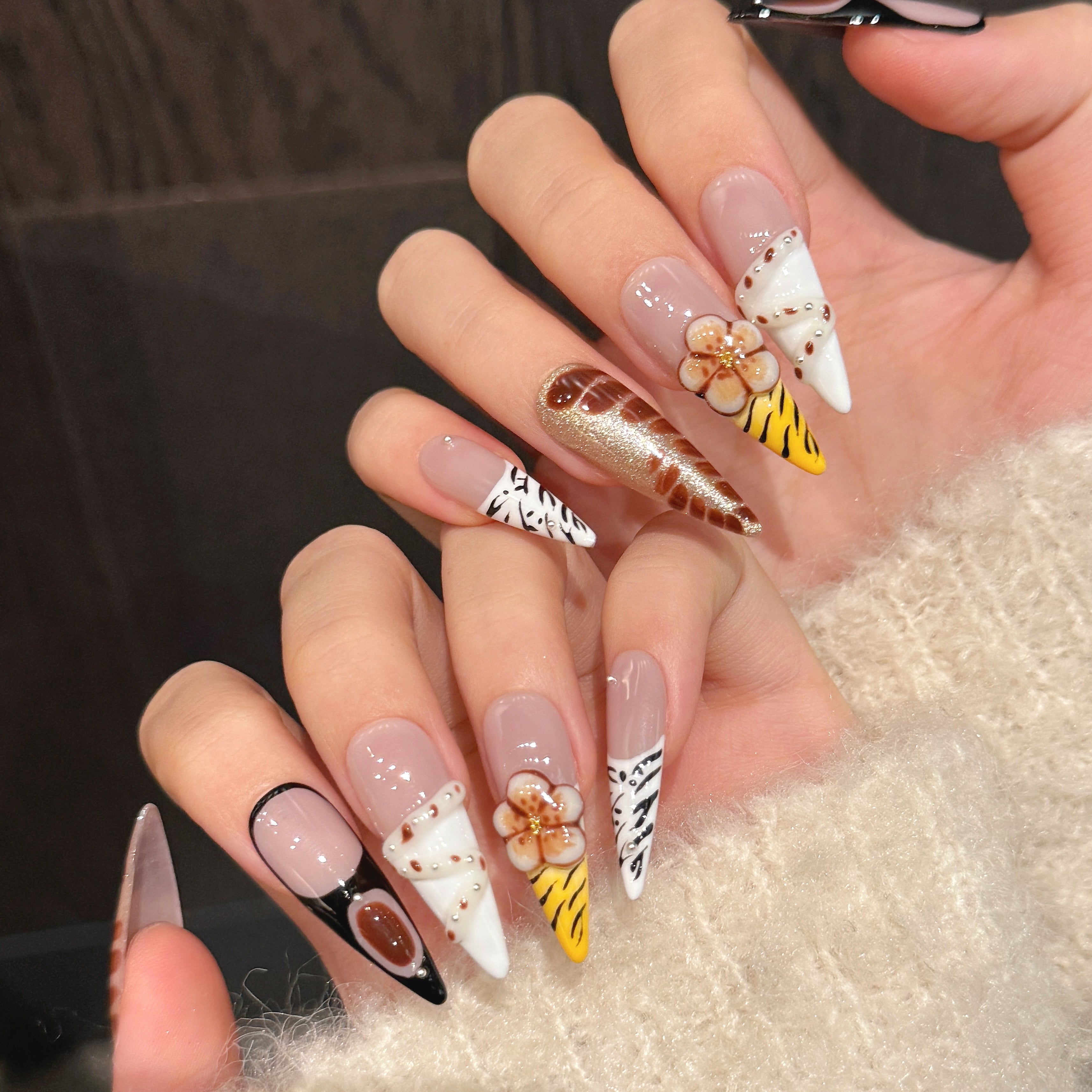 Neutral  Brown Retro Floral  Animal Print Party  Daily Wear Press - on Nails