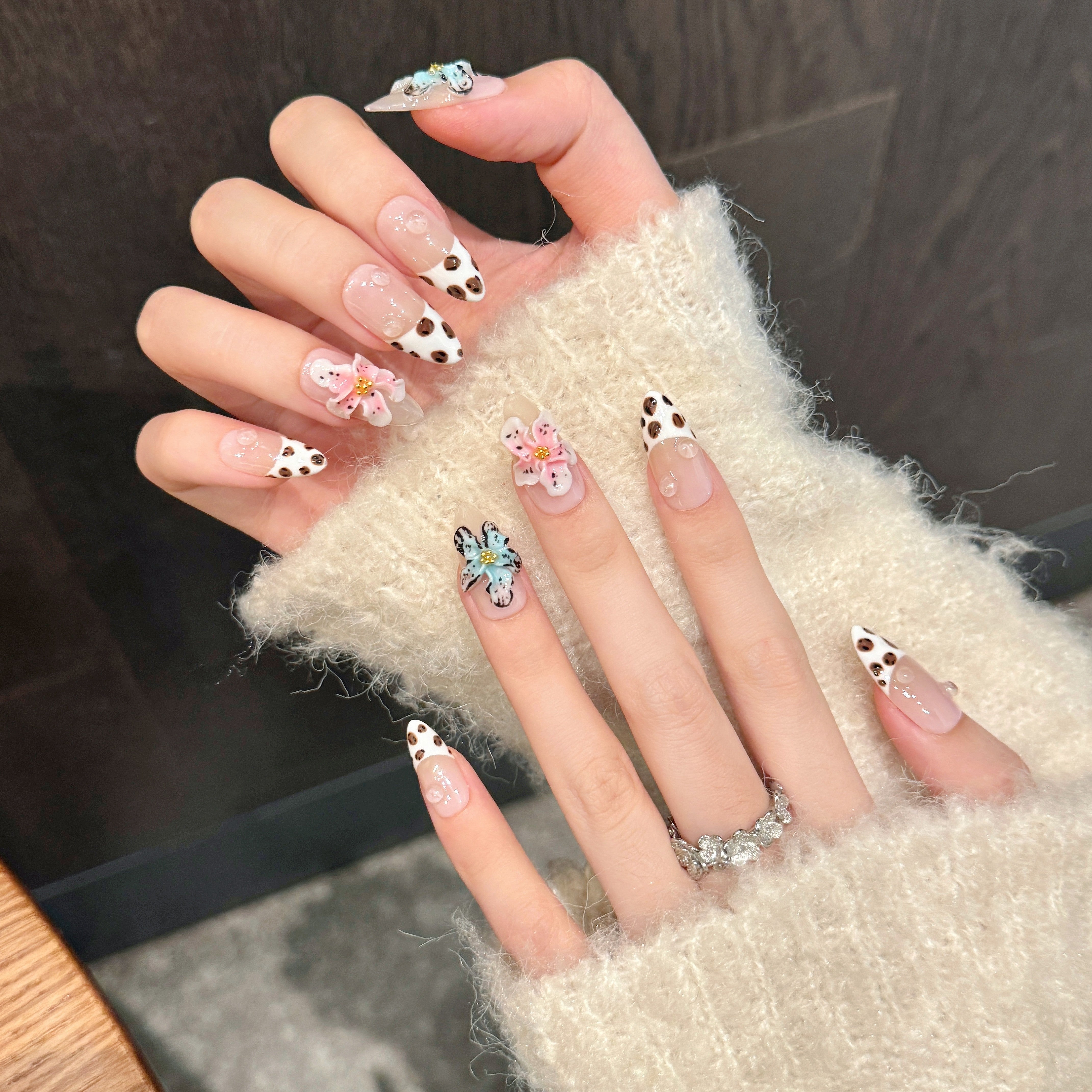 Nude  White Floral Sweet Style Party Wearable Nail Art