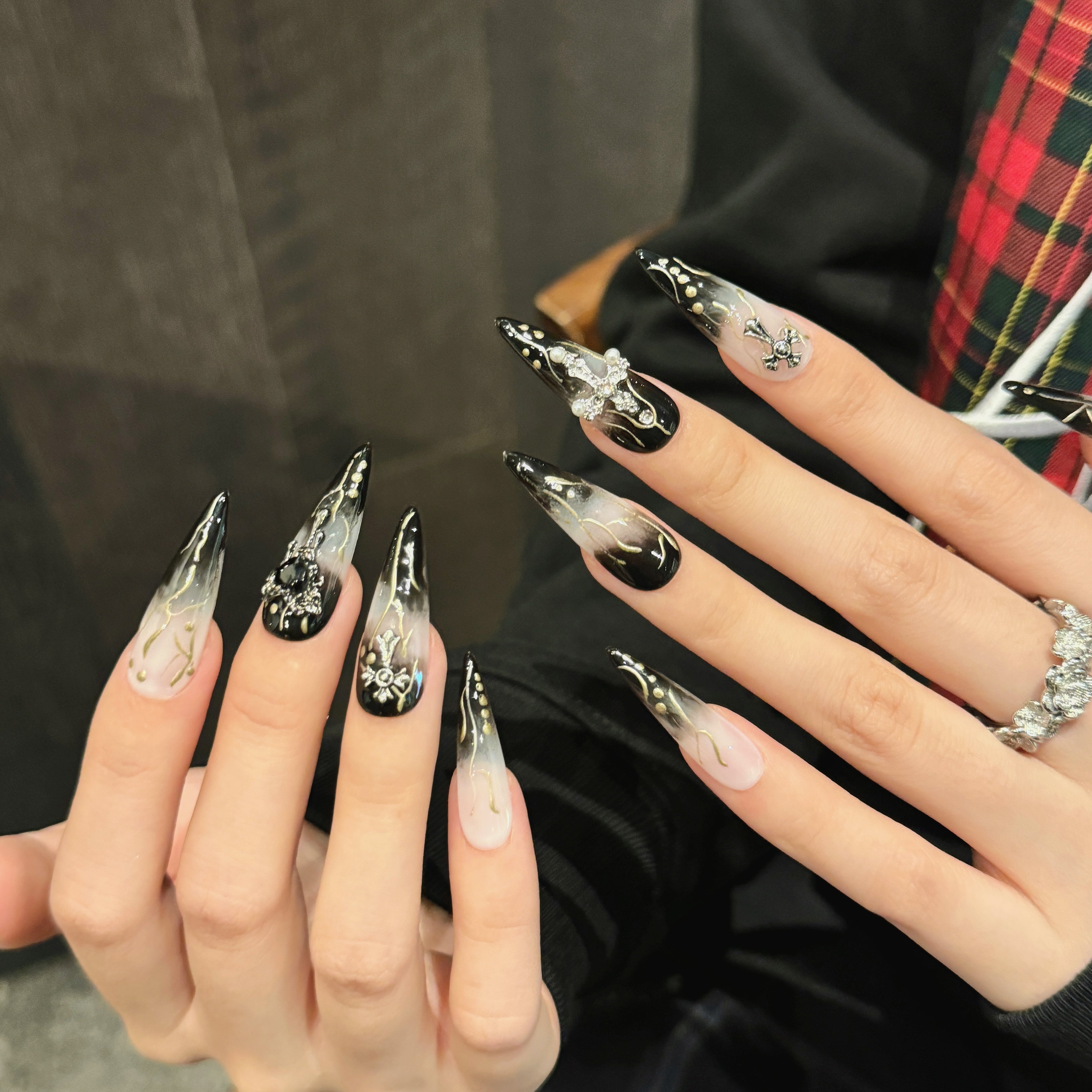 Black-White Gothic Style Party Wearable Nail Art