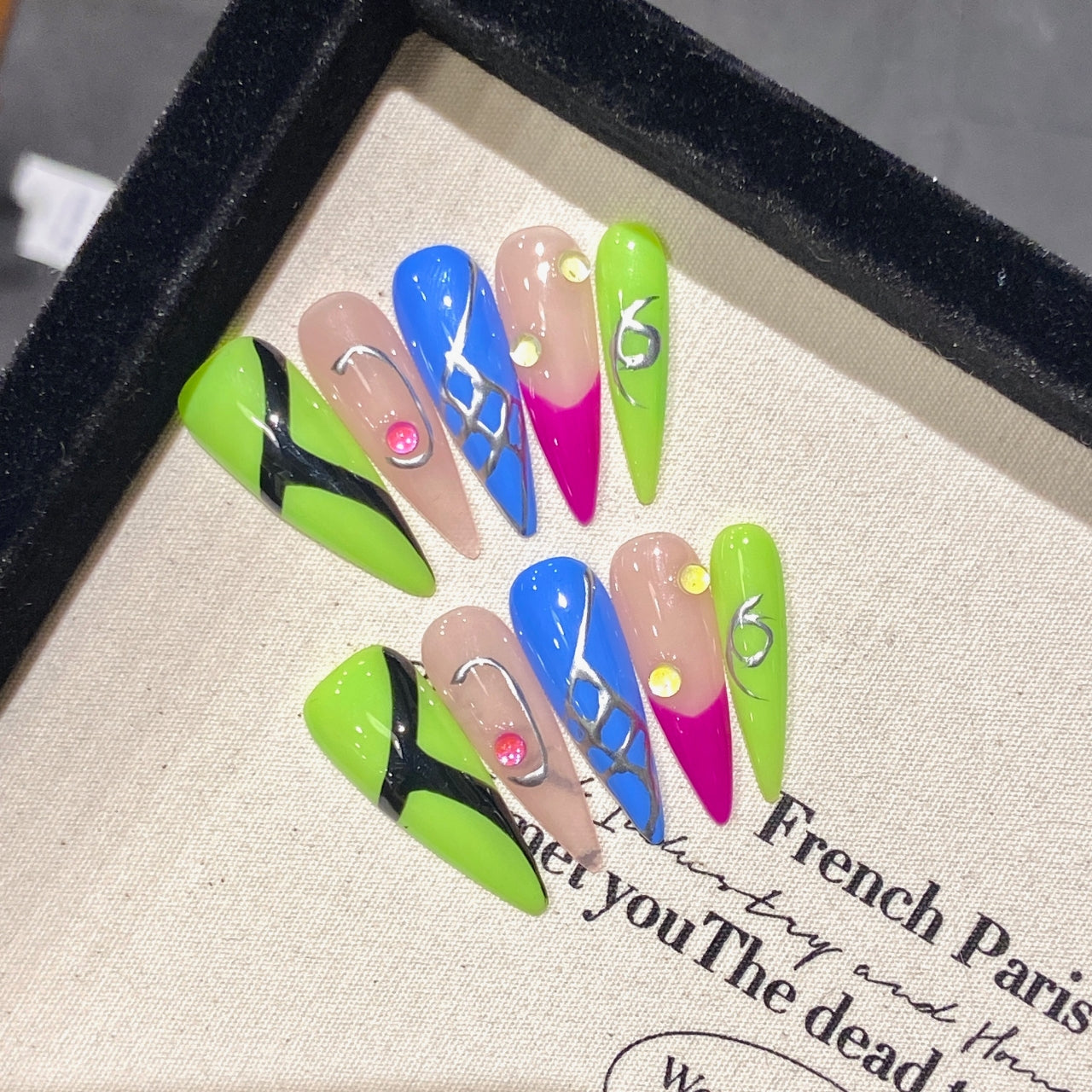 Multicolor Stylish Party Wearable Nail Art