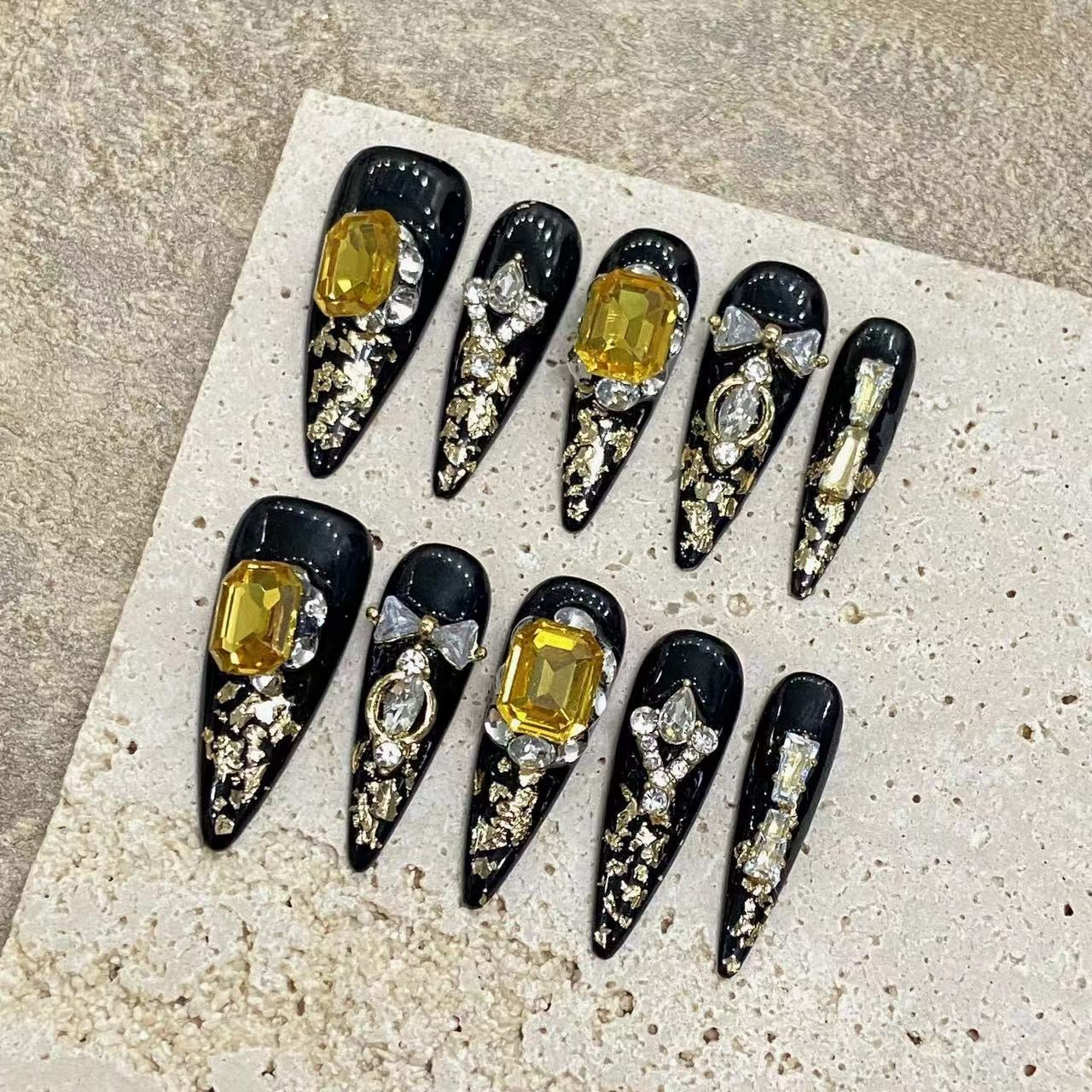 Black and Gold Elegant Style Evening Wear Stick - on Nails