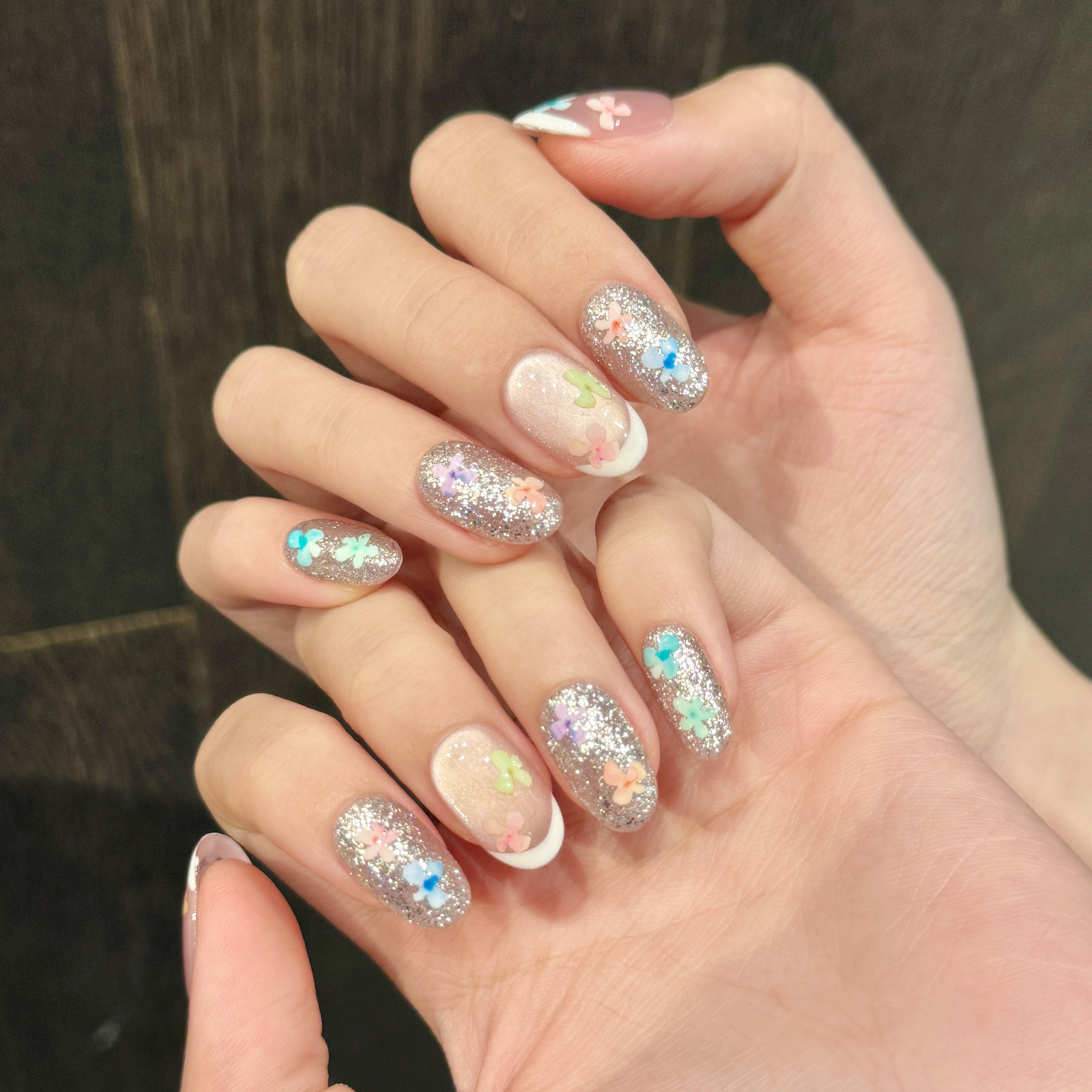 Pastel Floral Sweet Style for Spring and Daily Wear - Glittery Press-On Nails