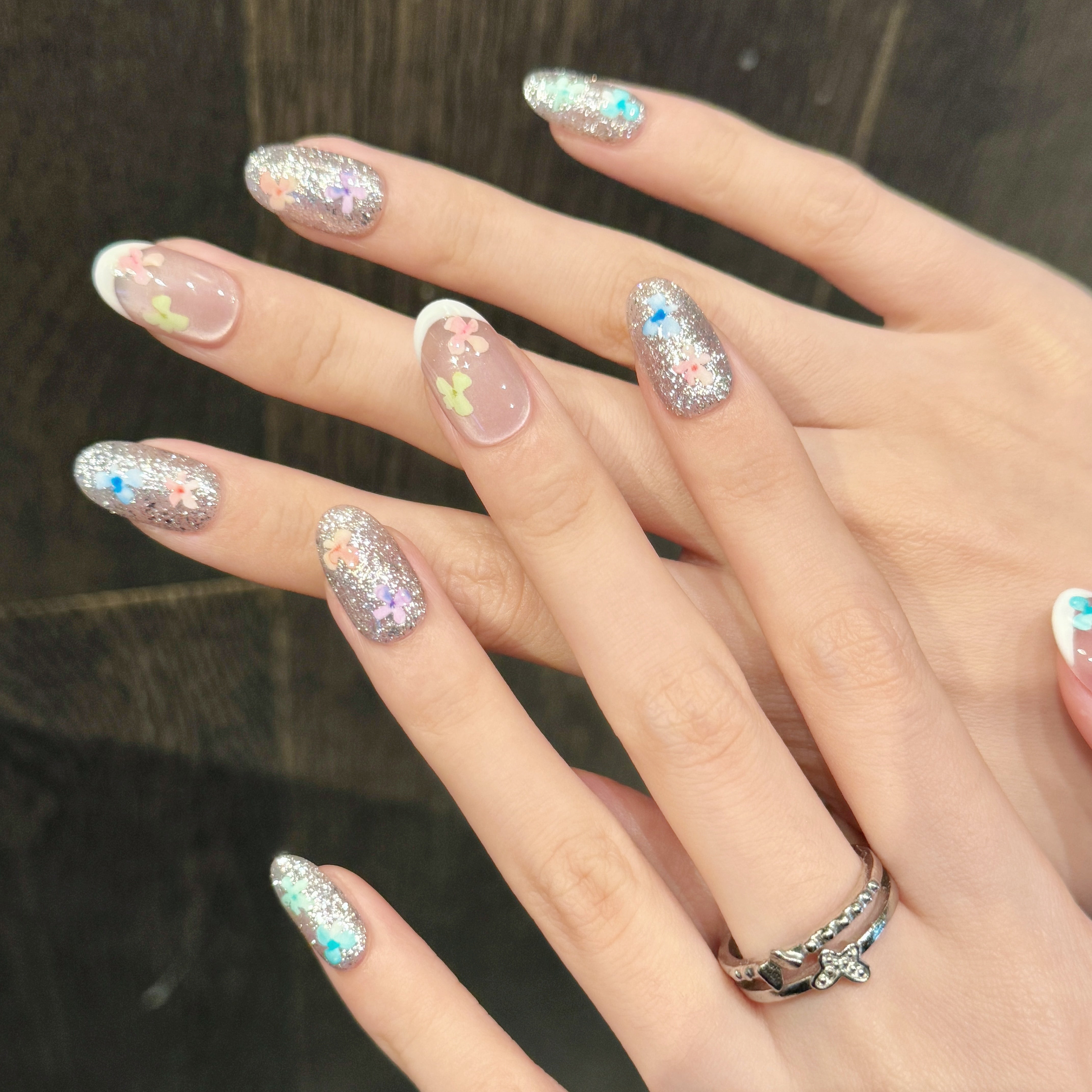 Pastel Floral Sweet Style for Spring and Daily Wear - Glittery Press-On Nails
