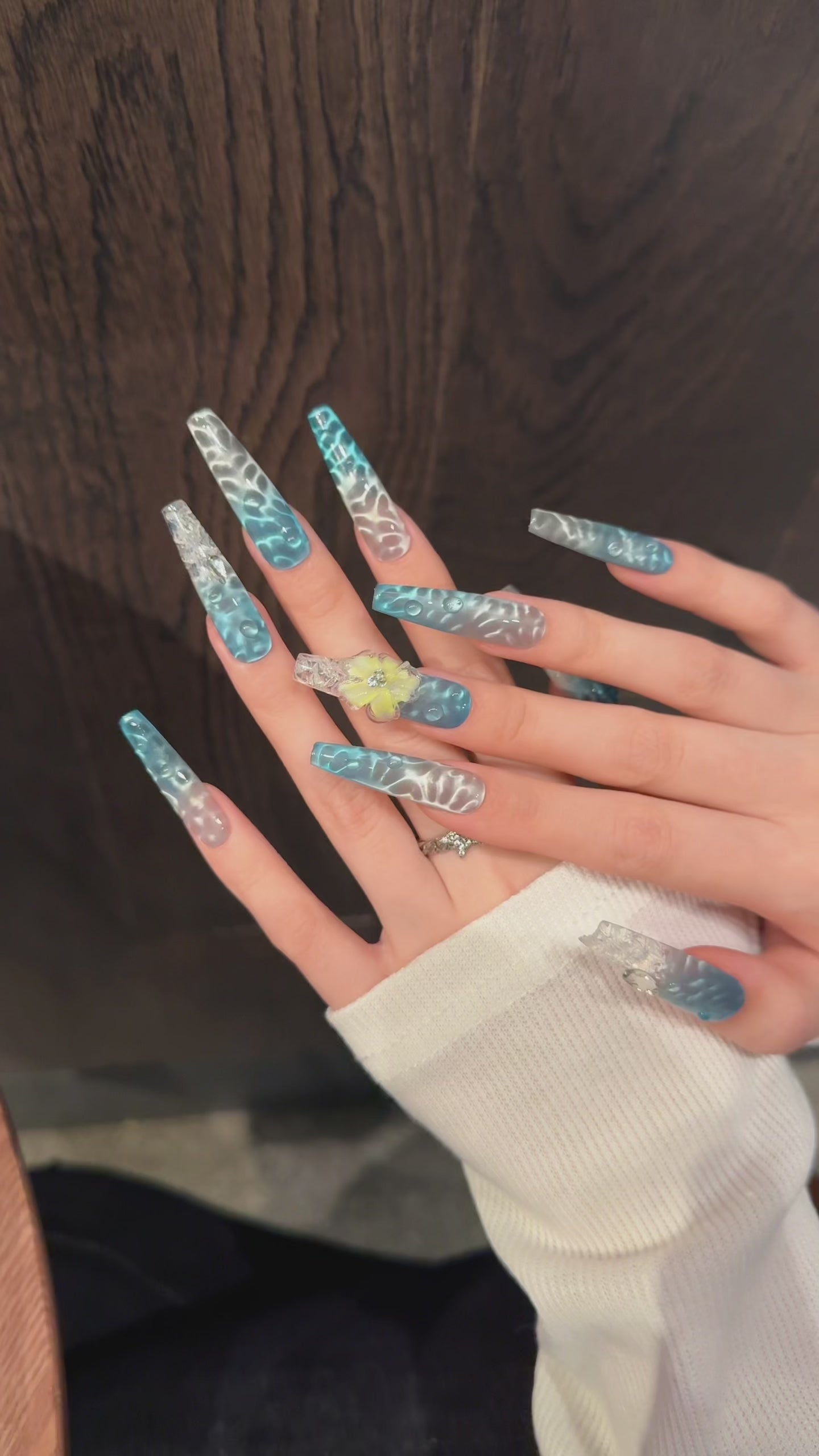Blue and White Color Series Floral Style Daily Wear Wearable Nails
