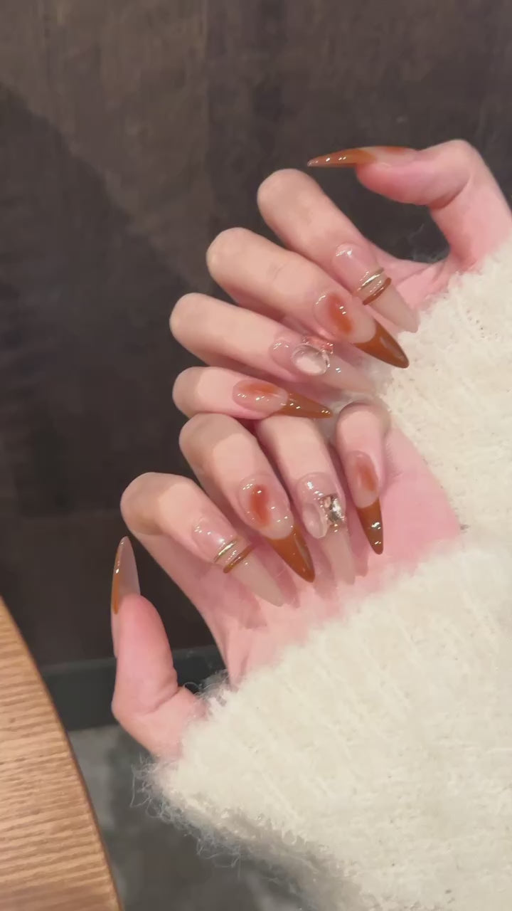 Neutral-toned, minimalist style, daily wear, press-on nails.