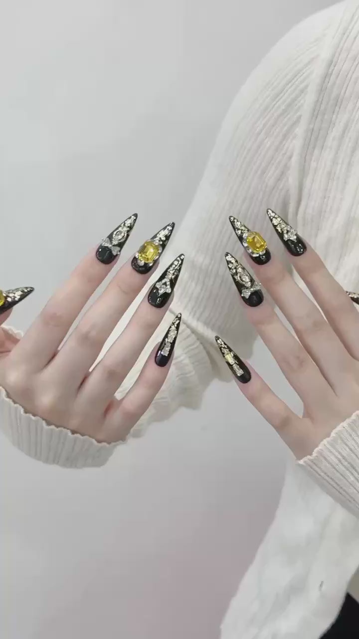 Black and Gold Elegant Style Evening Wear Stick - on Nails