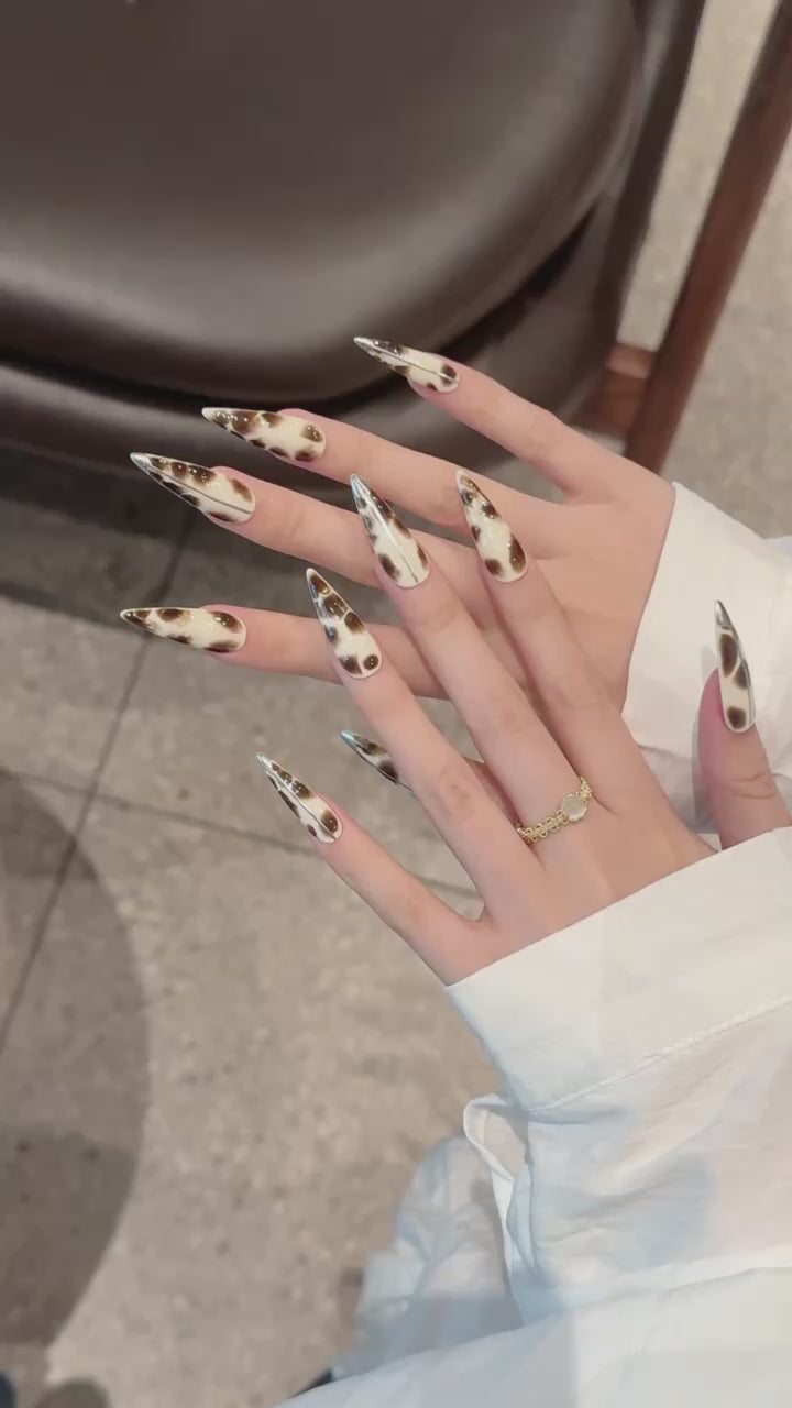 Neutral Leopard Style Nightclub Wearable Nail Art